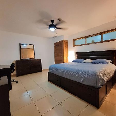 Marbella Towers Beachfront 2 Bedrooms 璜多里奥 外观 照片