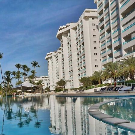 Marbella Towers Beachfront 2 Bedrooms 璜多里奥 外观 照片