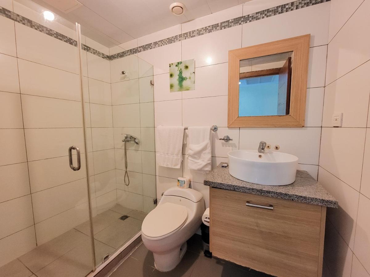 Marbella Towers Beachfront 2 Bedrooms 璜多里奥 外观 照片